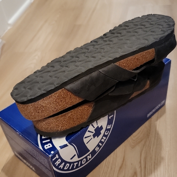 Birkenstock Women's Black Cross-Strap Sandals - Picture 6 of 7